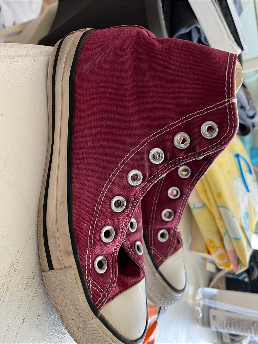 Converse Canvas High-Top Sneakers in Burgundy Size 6 - Picture 2 of 5